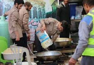 روزانه ۱۰۰۰ زائر اربعین در موکب قمر بنی‌هاشم خرم‌آباد پذیرایی می شوند