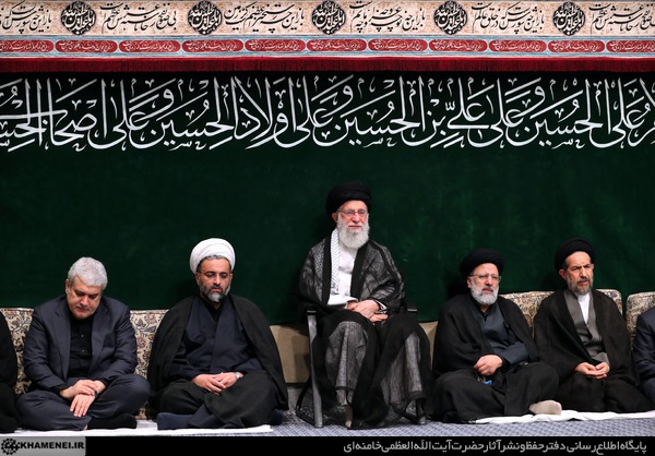 اگر در مسیر حق ثابت قدم باشید، کشور و دنیا اصلاح می&zwnj;شود