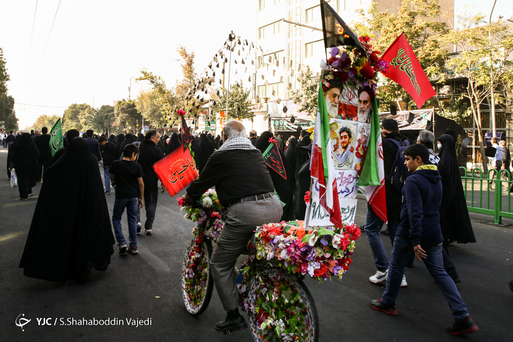 قاب&zwnj;های ناب و دیدنی از مراسم جاماندگان اربعین در تهران