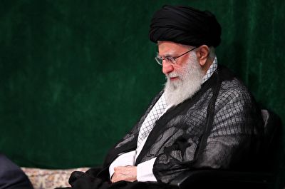 مراسم عزاداری اربعین حسینی با حضور هیئت&zwnj;های دانشجویی در حسینیه امام خمینی(ره) + فیلم