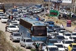 موج برگشت زائرین در اوج خود قرار دارد / تمام معابر شهری مملو از زائرین است