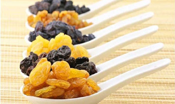 خواص شگفت&zwnj;انگیز مویز را بخوانید//صادقی