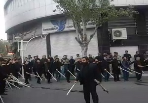 برپایی دسته عزاداری شاه حسین‌گویان در تبریز + فیلم
