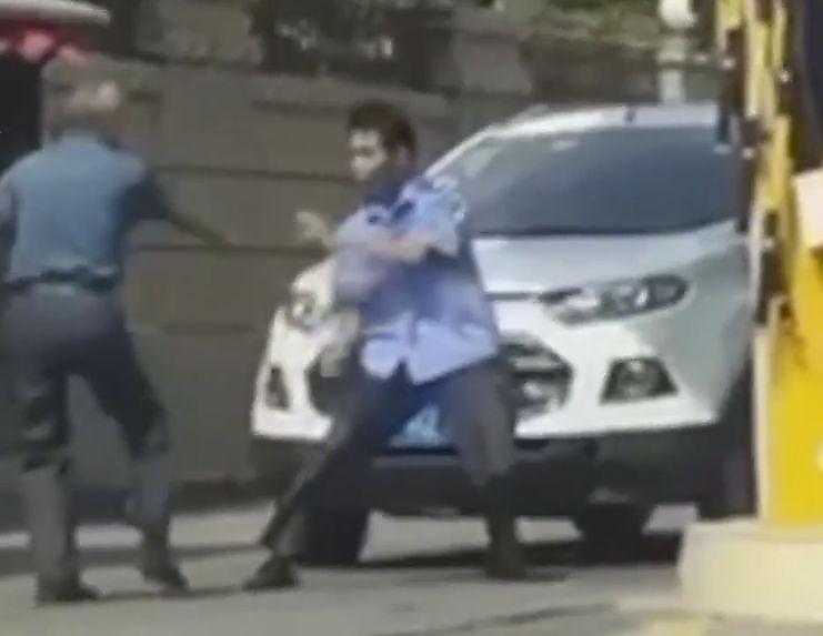 جدال خنده دار دو چینی در خیابان سوژه کاربران شد + فیلم