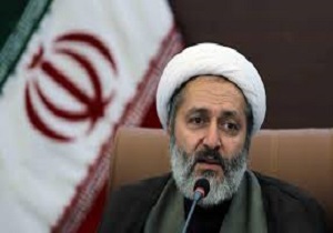راه اندازی فرهنگ حسینی در جامعه از وظایف علما و روحانیون است