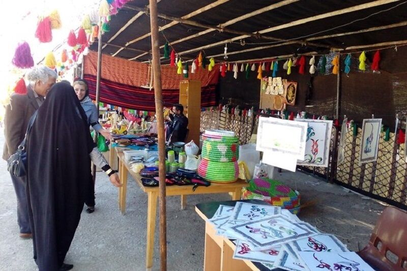 هدف مهم برپایی غرفه&zwnj;های صنایع دستی در مسیر تردد زائران