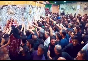 حال و هوای عاشقان اباعبدالله الحسین (ع) در کربلای معلی + فیلم