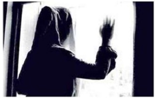 تباهی در آتش عشق پوشالی