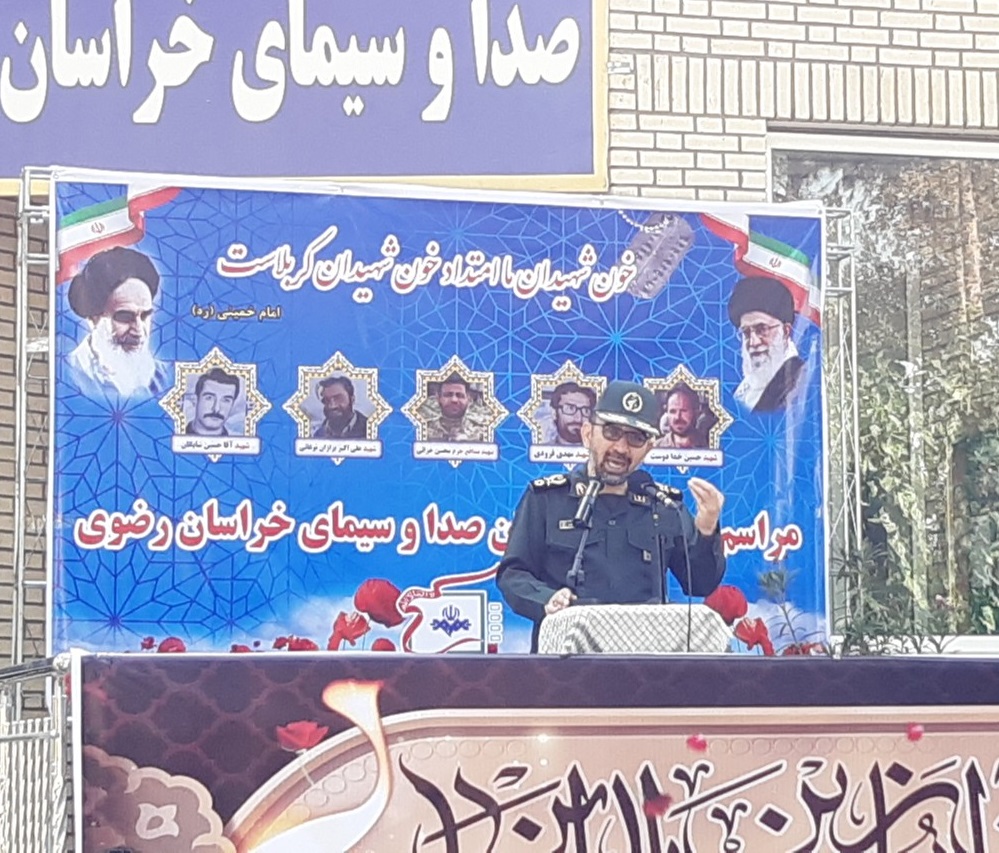 اصالت با مبارزه است نه با مذاکره/ جامعه ای که امام ندارد ذلیل است