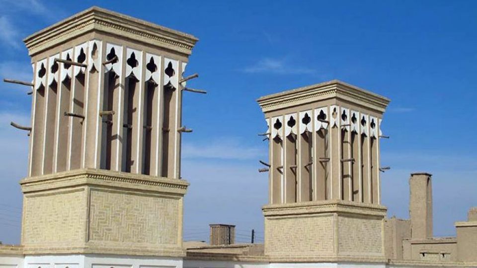 بادگیرهای یزد بر باد می&zwnj;روند / وقتی امارات با معماری ایران نان گردشگری چرب می کند