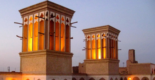 بادگیرهای یزد بر باد می&zwnj;روند / وقتی امارات با معماری ایران نان گردشگری چرب می کند