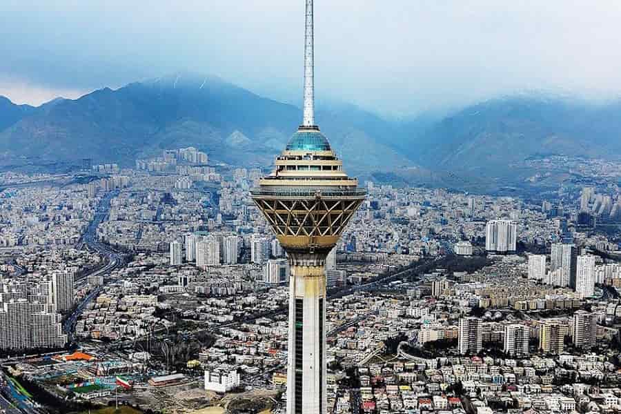 برج میلاد در حمایت از بیماران هپاتیتی سبز می‌شود
