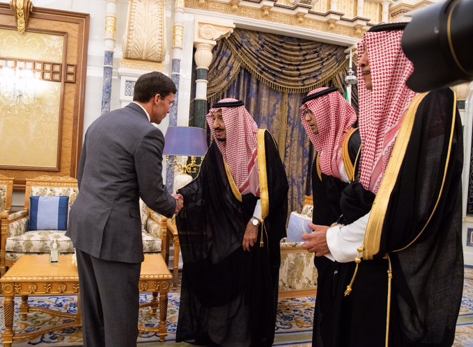 دیدار وزیر دفاع آمریکا با پادشاه عربستان