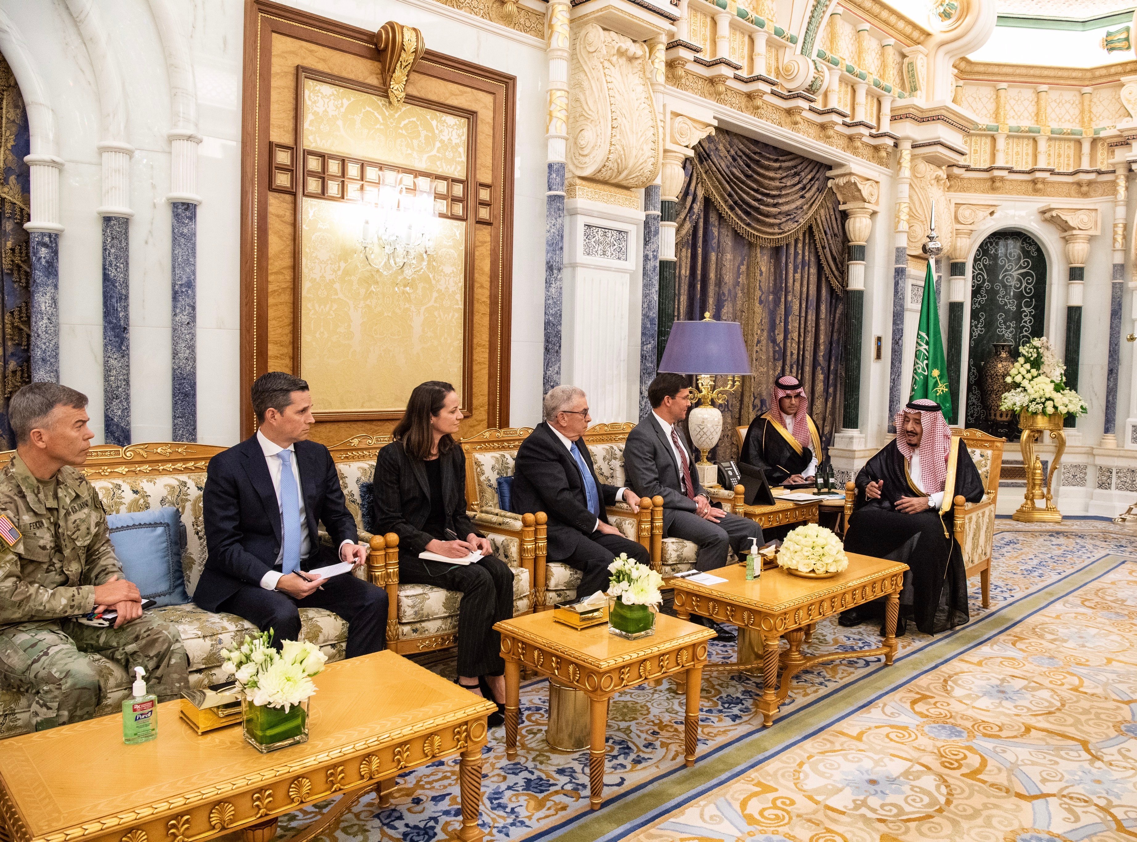 دیدار وزیر دفاع آمریکا با پادشاه عربستان