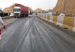 قیچی کردن ۳ دستگاه تریلی در جاده سردره گرمسار