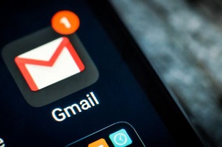 دارک مود به طور رسمی به نرم افزار Gmail اضافه شد