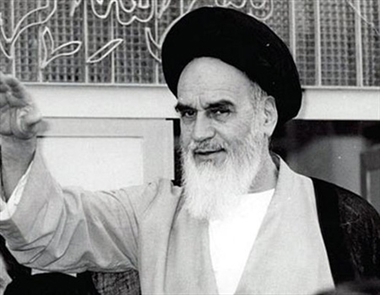 امام خمینی (ره): دزدی آمده و سنگی انداخته + عکس