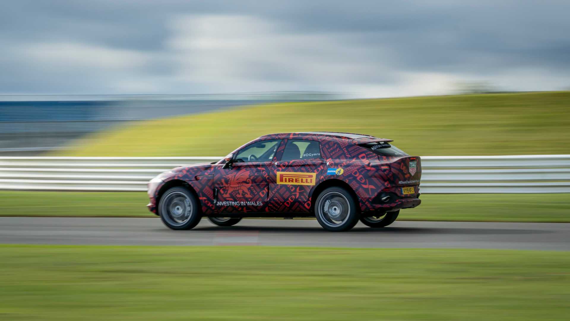خودروی Aston Martin DBX، اتومبیل ۵۵۰ اسب&zwnj;بخار استون مارتین +تصاویر