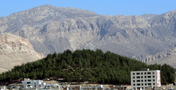 عملیات بهسازی و احیاء پارک تپه شاهد در ایلام