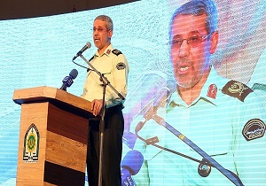 دشمنان در حال عادی سازی ناهنجاری‌های اجتماعی است