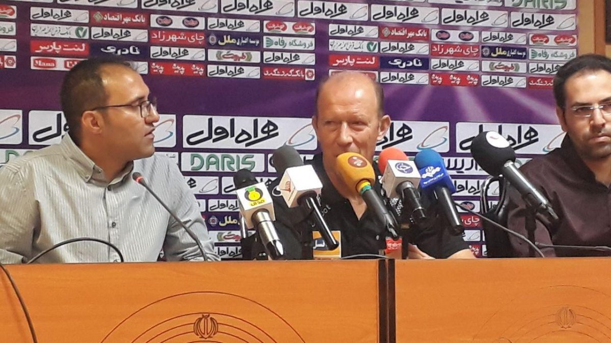 کالدرون: پرسپولیس بیشتر از تیم‌های لیگ قهرمانان دوندگی دارد/ مهاجمان ما تاثیرگذار نیستند