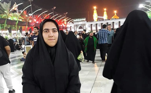 اینجا کلمات به احترام شما تمام قد می ایستند