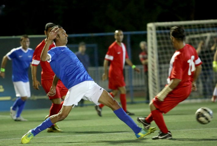 دیدار پیشکسوتان استقلال و پرسپولیس با کودکان نامرئی