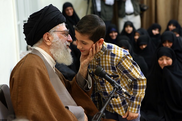 حق همسران شهدا بر گردن انقلاب +تصویرنوشته