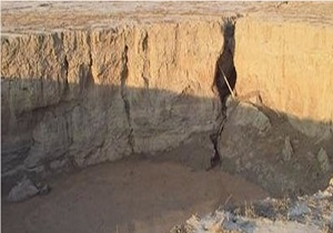 میزان فرونشست زمین در استان قم پر ریسک است /شهر قم فاقد نقشه حرایم گسل مصوب است
