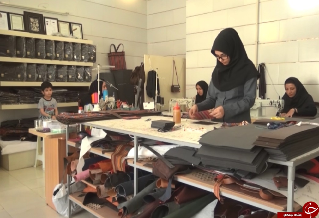 دست سازه&zwnj;های چرمی هنرمندان استان مرکزی پیوند دهنده بین سنت و صنعت