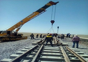 آغاز عملیات اجرایی قطعه ۳۲ کیلومتری راه‌آهن بیرجند-قاین/ پیمانکار مستقر شد