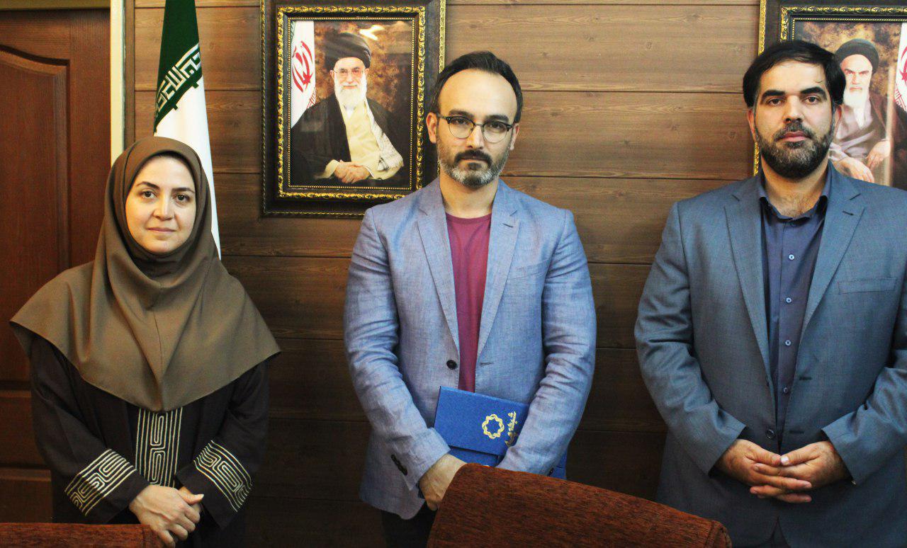 تقدیر مدیر شبکه چهار از مجری برنامه طلوع برای پاسداشت زبان فارسی
