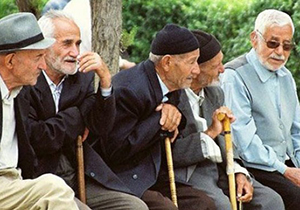 وجود ۱۳۰ هزار سالمند تحت پوشش در شیراز