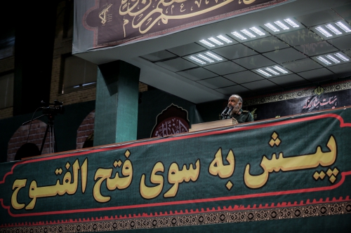 فشار حداکثری دشمن را به حداکثر خواهش تبدیل می کنیم