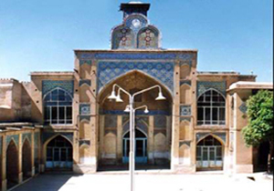 درهای مساجد تاریخی شیراز تنها برای نماز باز است