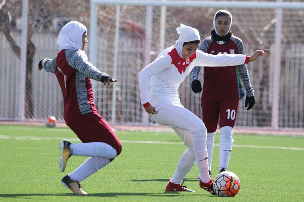 جدال مدعیان در هفته سوم لیگ فوتبال بانوان