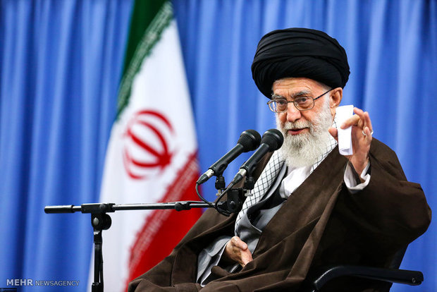 ۸ نکته اساسی رهبرانقلاب برای کسانی که در حوزه زنان فعالیت می‌کنند + تصویر