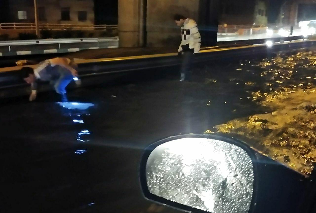شکسته شدن جدول علت آب گرفتگی بزرگراه کردستان