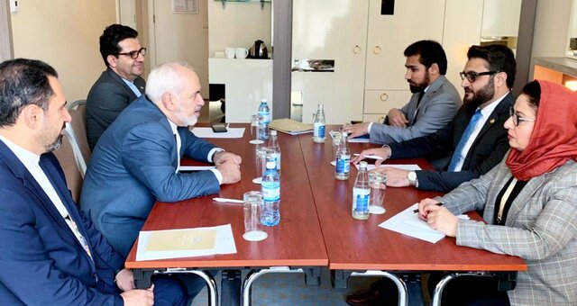 دیدار و گفتگوی محب و ظریف در باکو