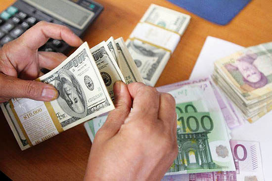 دیوار مراودات ارزی در مقابل صادر کنندگان/ دولت درست از کنکاش بازار ارز بردارد