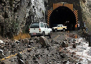 خطر ریزش سنگ در جاده‌های مازندران/ضرورت احتیاط رانندگان