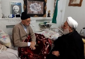 عیادت رئیس دفتر مقام معظم رهبری از آیت‌الله امینی در قم