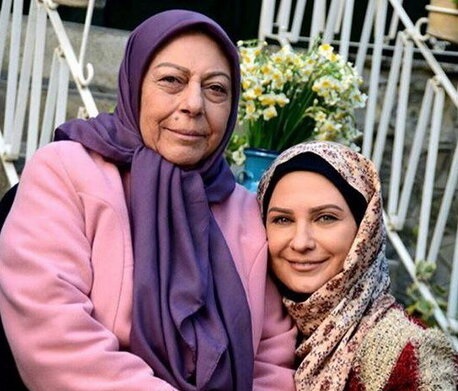 لعیا زنگنه و ثریا قاسمی در جمع بازیگران &laquo;آقازاده&raquo;