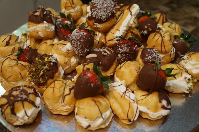 طرز تهیه یک شیرینی پرطرفدار در خانه؛ &laquo;نون خامه&zwnj;ای&raquo;