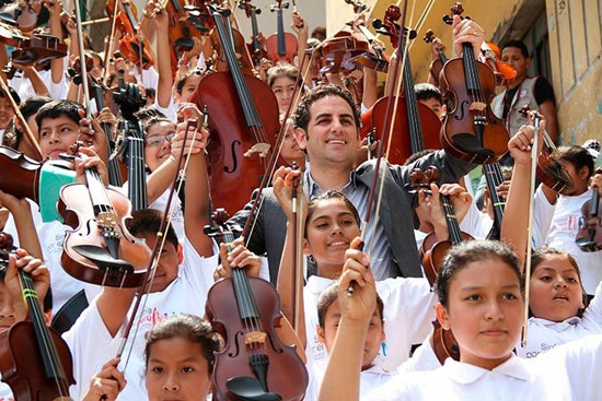 اقدام جالب خواننده مشهور خبر ساز شد! + عکس