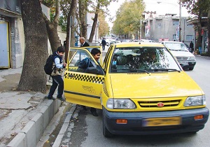 آغاز توزیع لاستیک و روغن بین سرویس‌های مدارس قزوین
