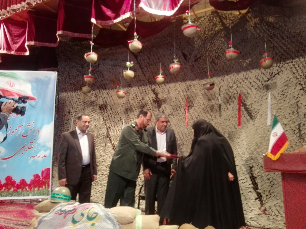 شهیدان دانش آموز الگویی برای قدم در مسیر انقلاب