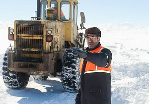 آغاز عملیات برفروبی و نمک پاشی در گردنه الماس/کلیه محور‌های مواصلاتی اردبیل باز است