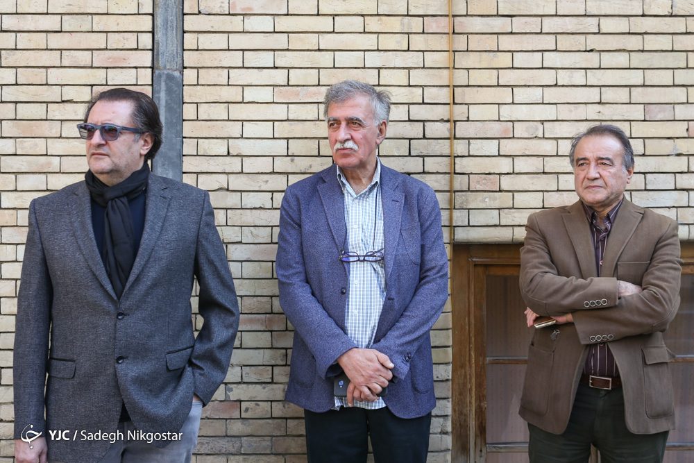 وداع هنرمندان با بازیگر سریال &laquo;پاورچین&raquo;/ دهکردی:خاطره تلخی از مرحوم آبادی نداریم