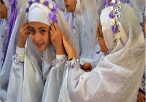 جشن آسمانی۳۹۰ دانش‎ آموز در شهر سیل زده پلدختر برگزار شد